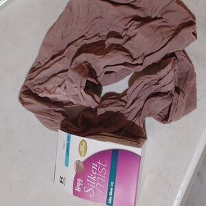 Leggs nude pantyhose size M